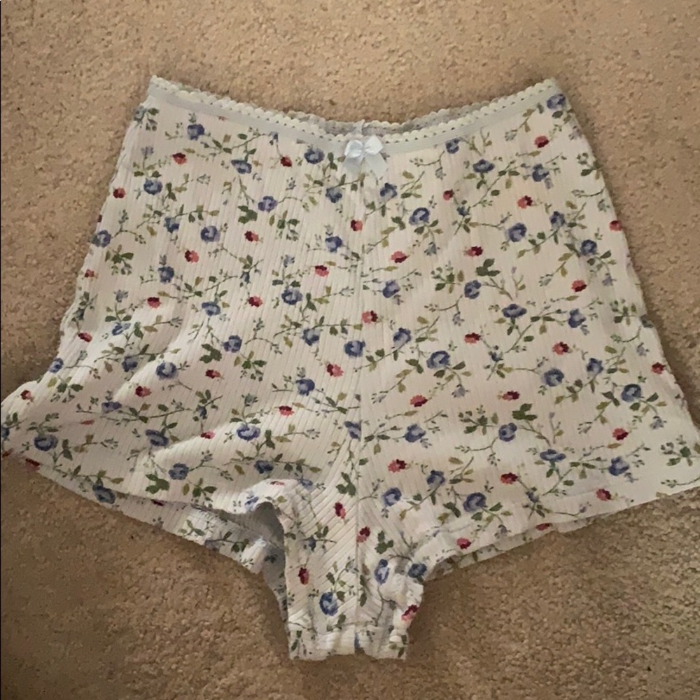 Intimate VS shorts